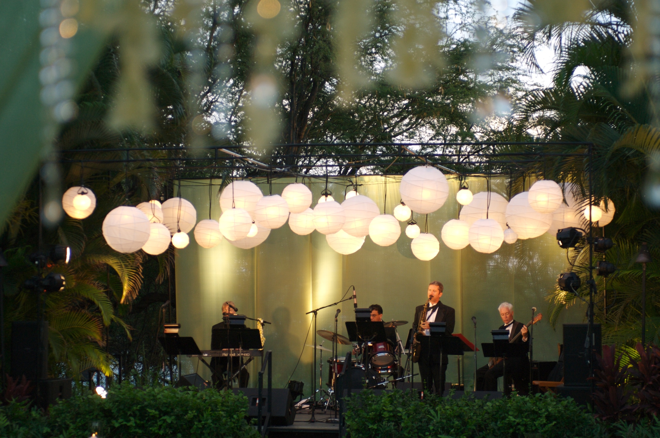 Lights and band